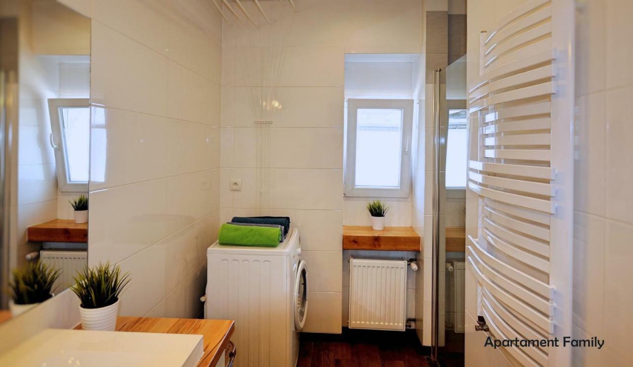 Bialy Dom - 2 Bedrooms Katowice Buitenkant foto