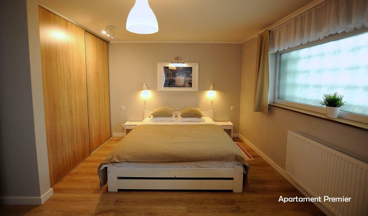 Bialy Dom - 2 Bedrooms Katowice Buitenkant foto