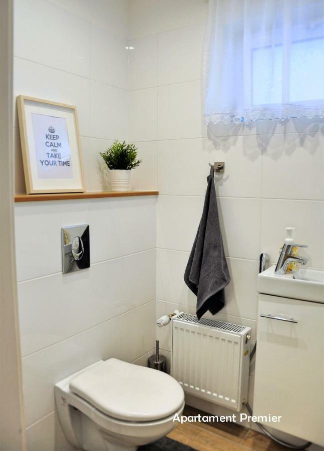 Bialy Dom - 2 Bedrooms Katowice Buitenkant foto